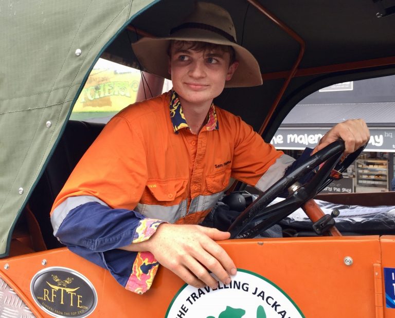 Travelling Jackaroo sets off on epic tractor trip across nation