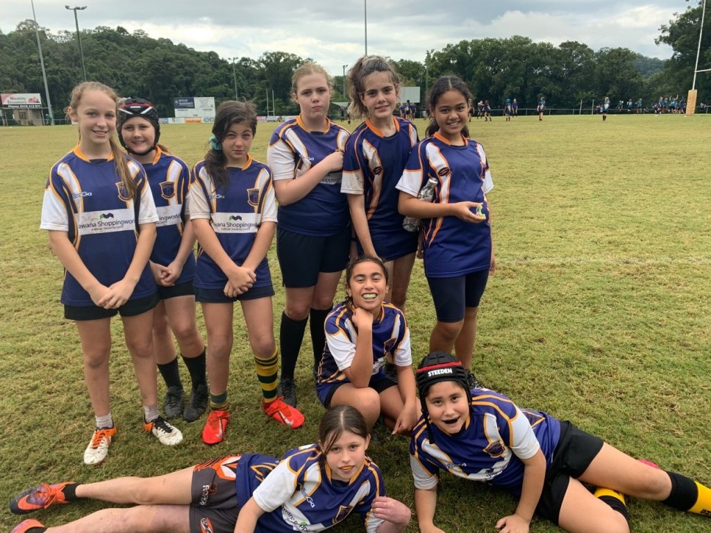 Schoolgirls tackle rugby league for the first time