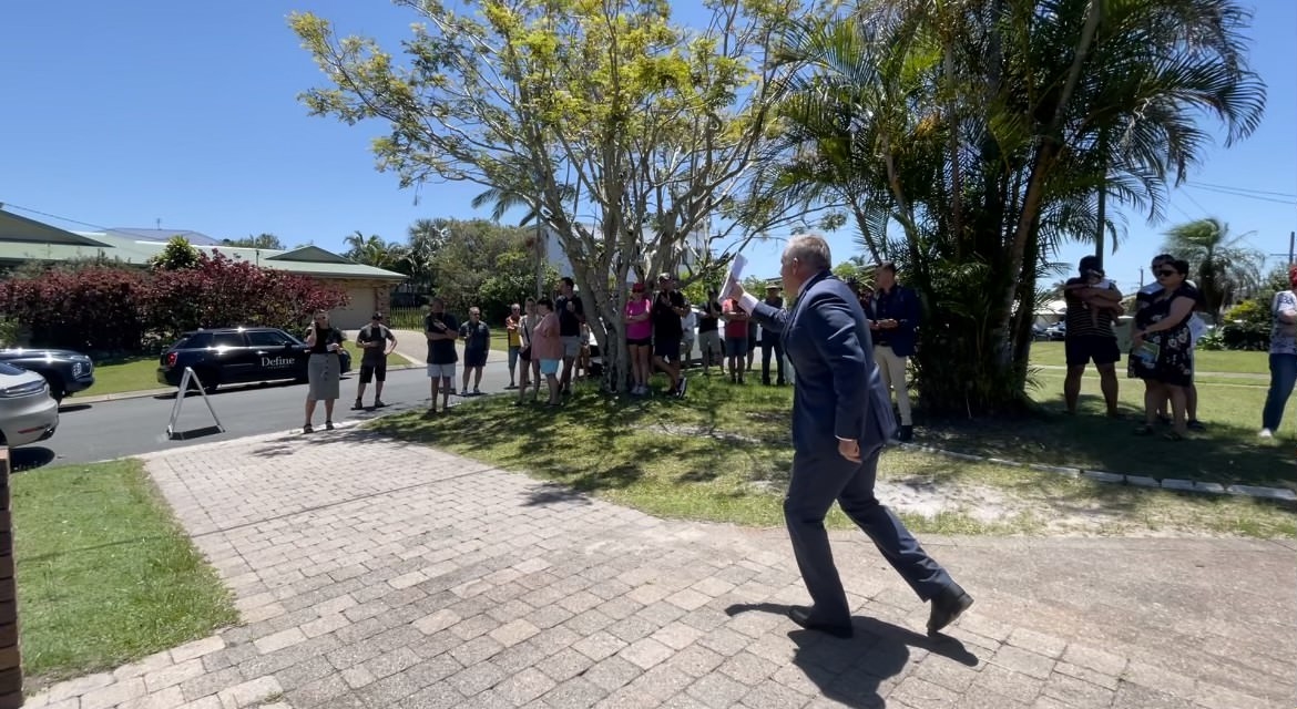 A record sale amid the Christmas rush for real estate