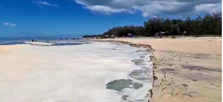VIDEO: beach vanishes in ‘underwater landslide’