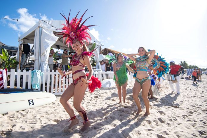 Sunshine-Coast-News-beach-dancers-DG