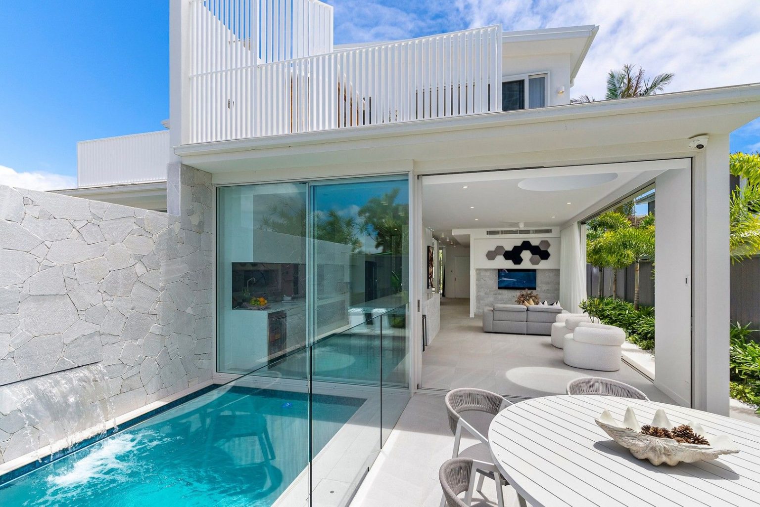 New benchmark for duplexes after eyewatering Buddina sale