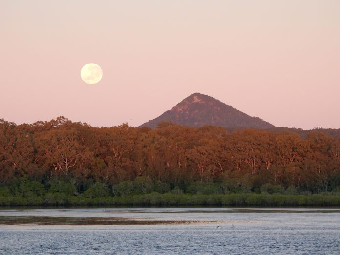 Sunshine-Coast-News-full-moon-lance-hunt