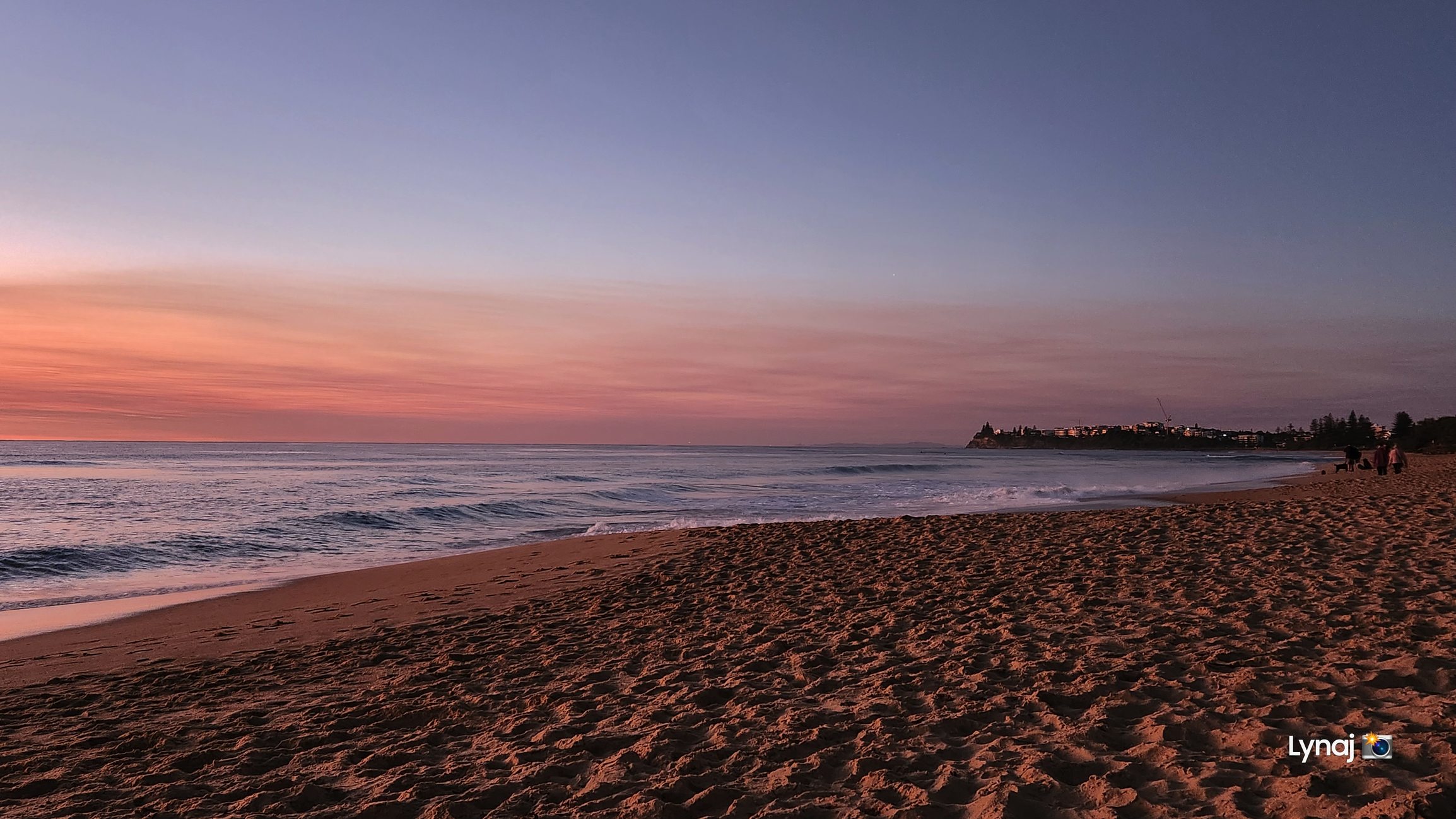 Photo of the day: beach stroll