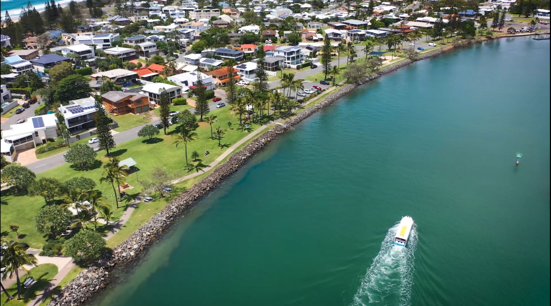 Green light for gallery vision and Point Cartwright plan