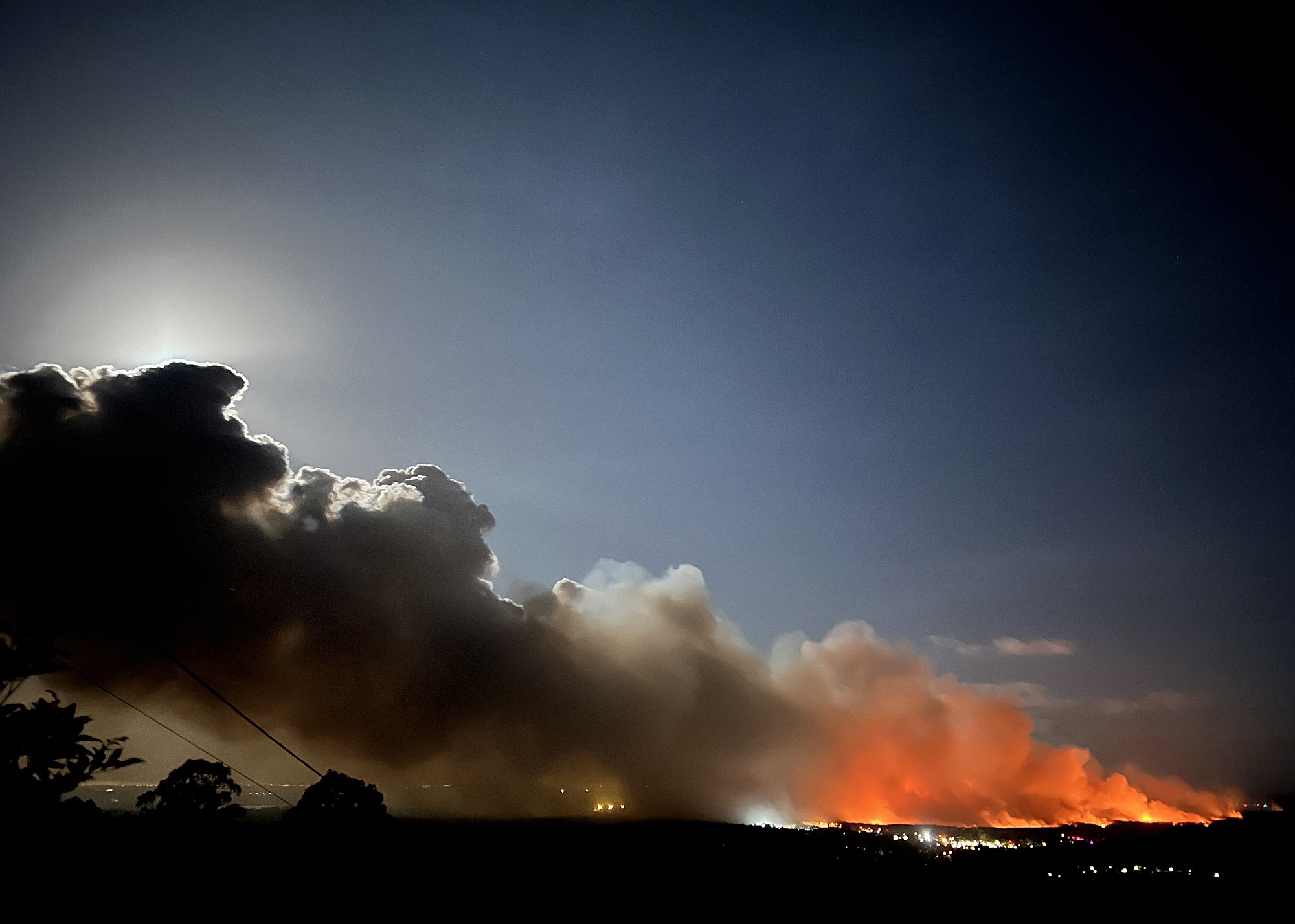 Photo of the day: bushfire rages