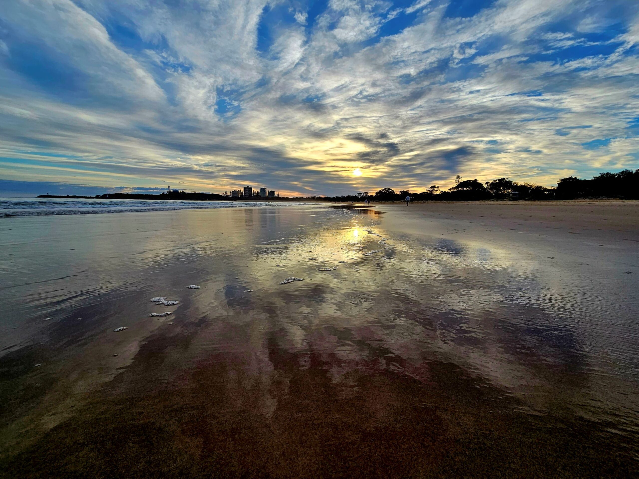 Photo of the day: sunrise stroll