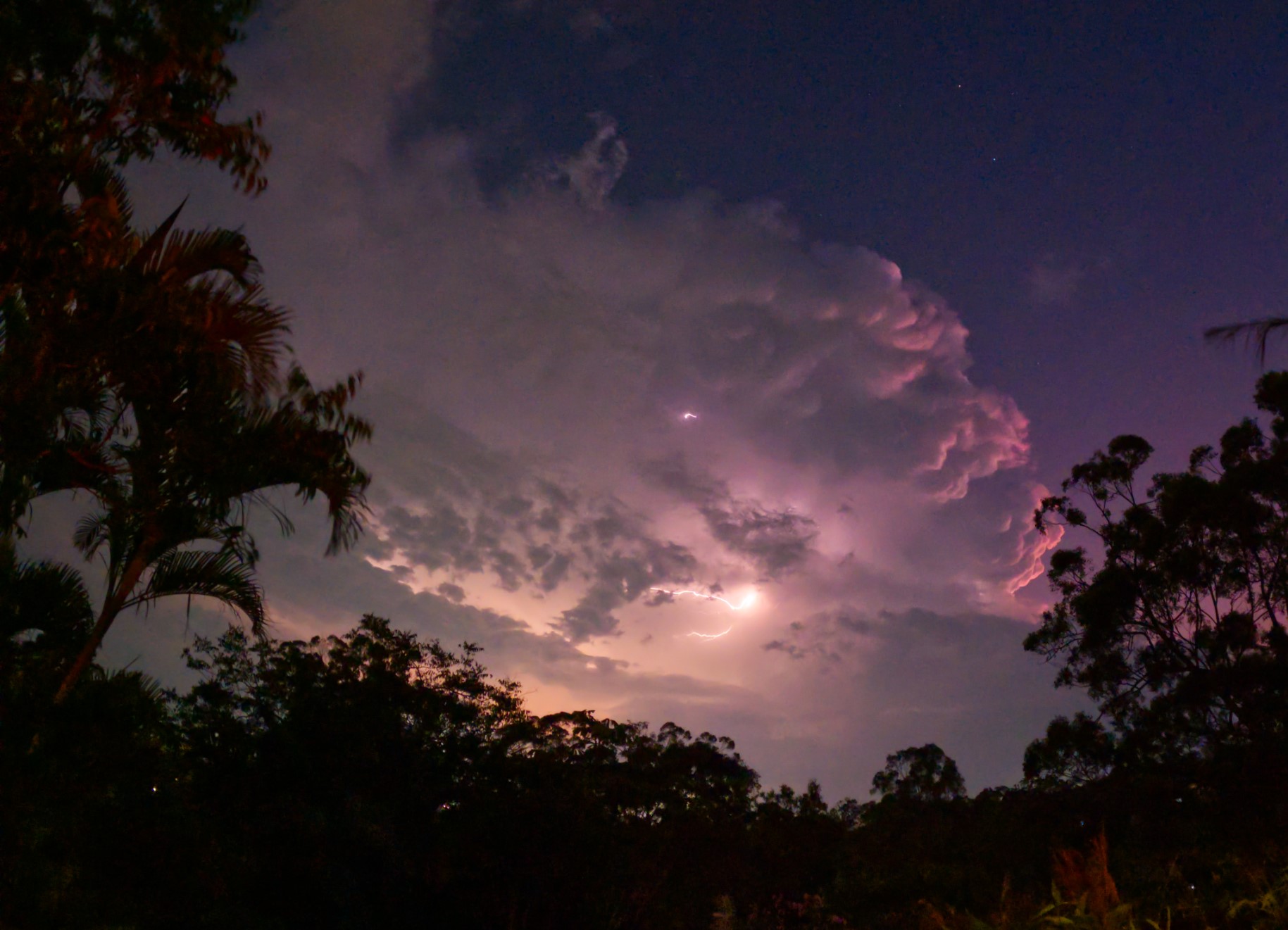 Photo of the day: lightning show