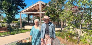Diana Michaels and Cr Jenny Broderick on the heritage trail.