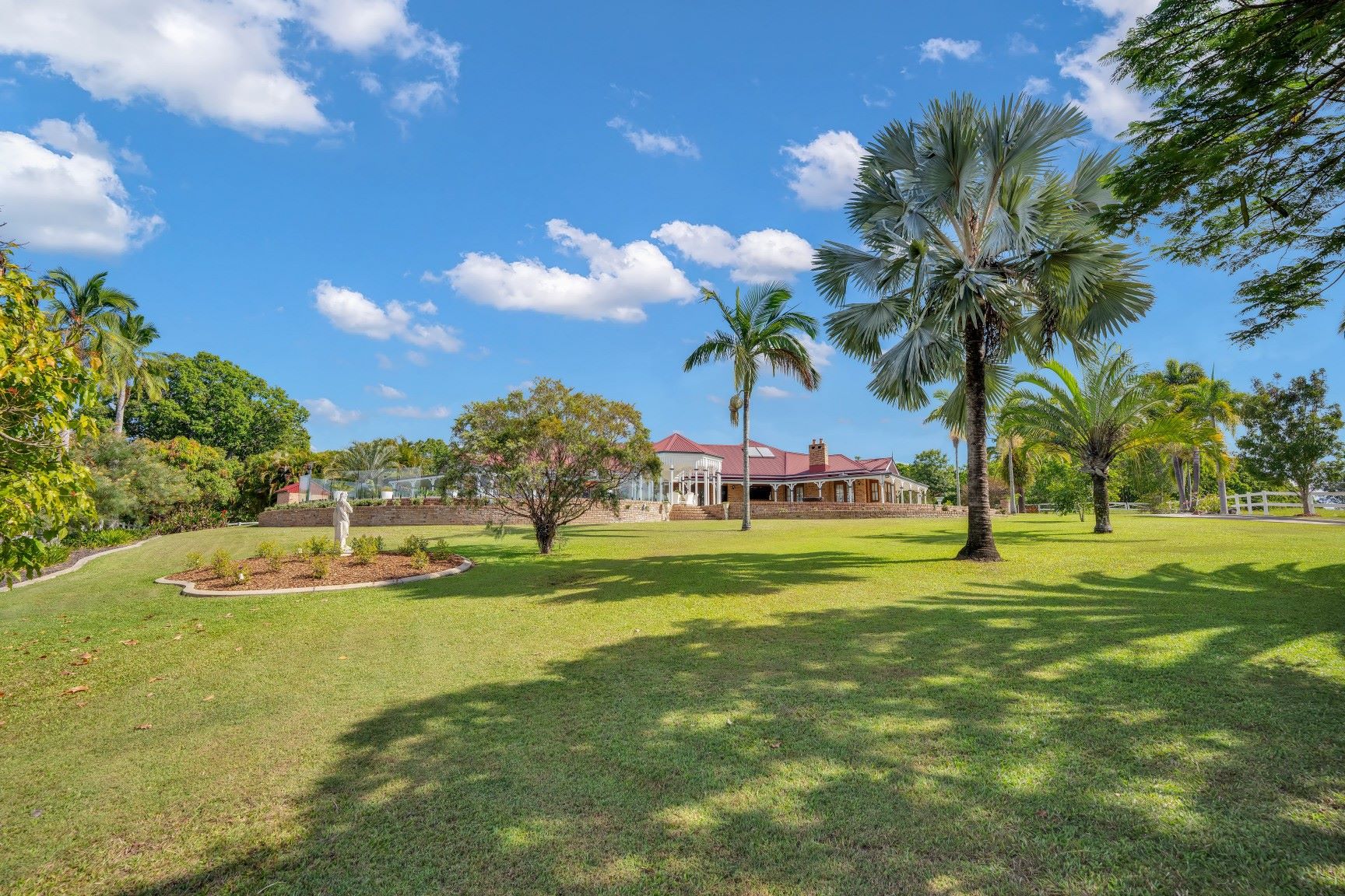 Calico Lodge's verdant, manicured lawns.