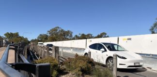 Vehicles cross the open lane on the Doonella Bridge on Monday.