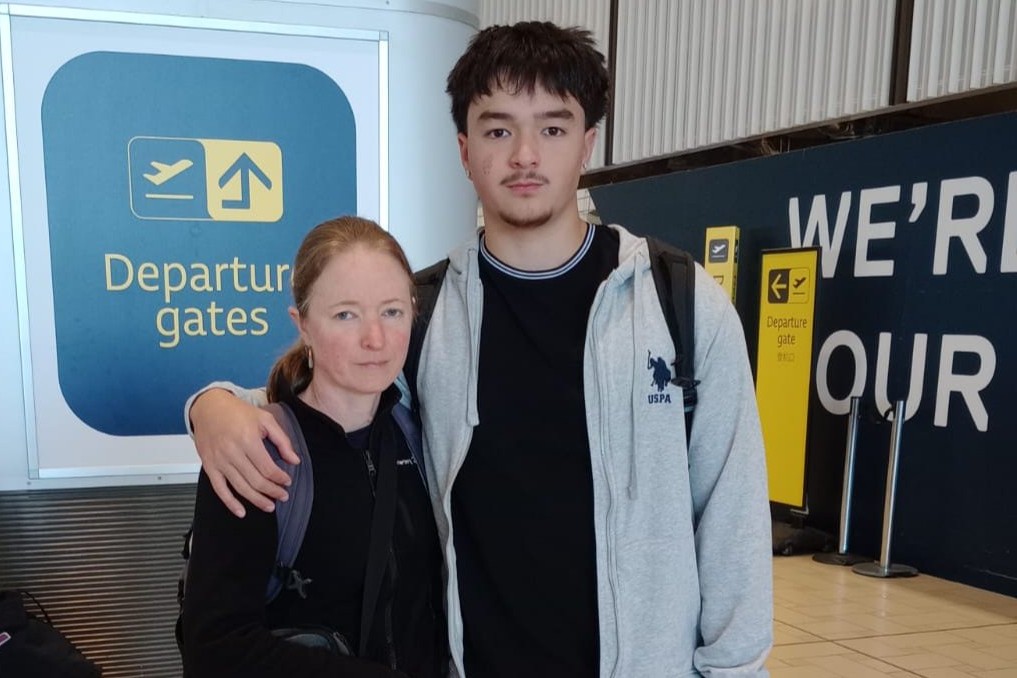 Coast rallies behind teenager amid health battle