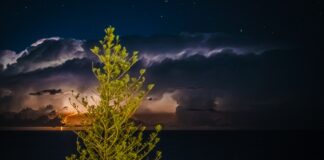 Photo of the day Julianne Hutley lightning off Mooloolaba