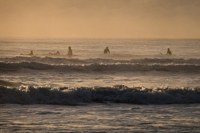 Julianne Hutley surfers Alexandra Beach