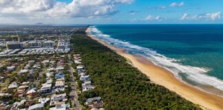 Beachfront homes at Kawana.
